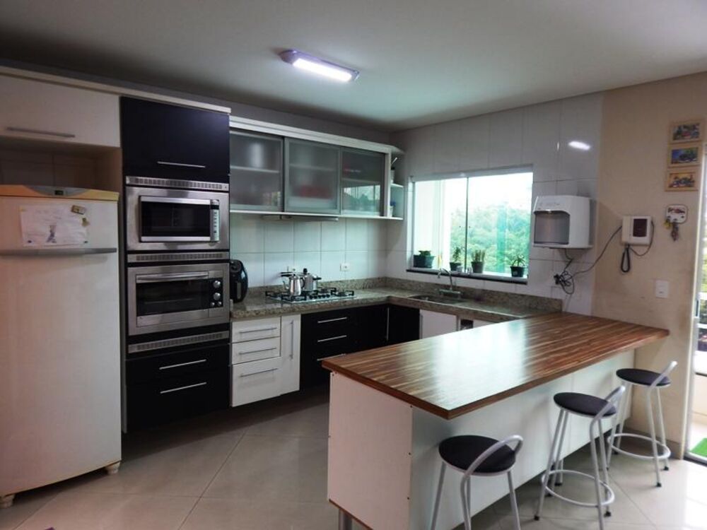 Sobrado, 3 quartos, 272 m² - Foto 1