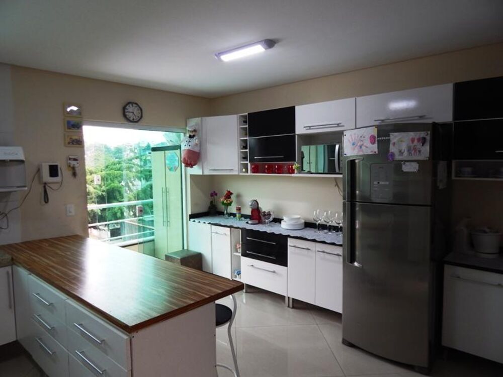 Sobrado, 3 quartos, 272 m² - Foto 2
