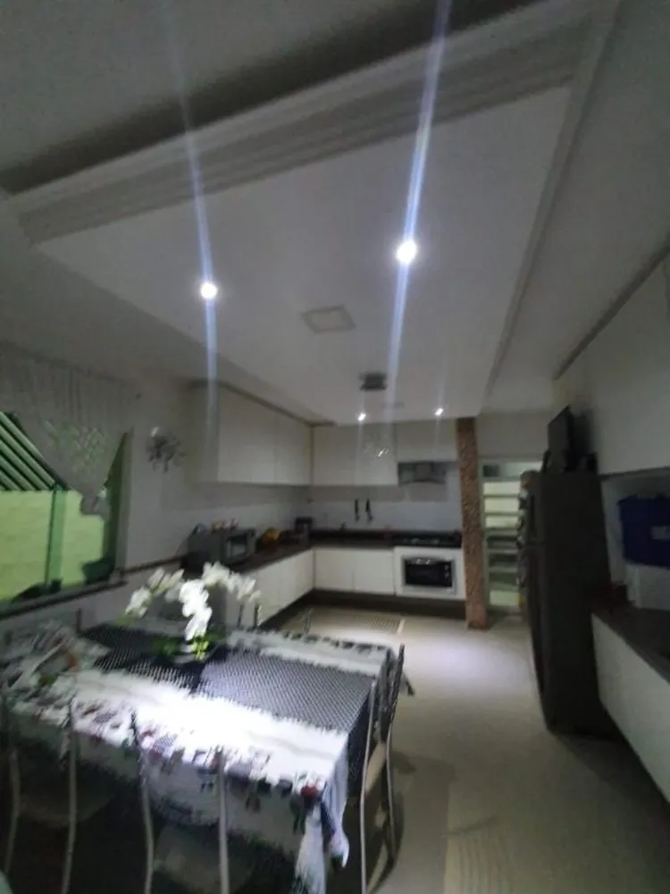 Sobrado, 3 quartos, 245 m² - Foto 2