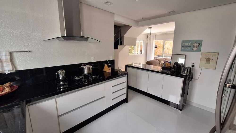 Sobrado, 3 quartos, 242 m² - Foto 4