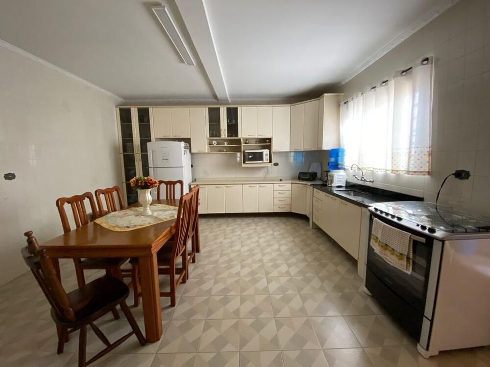 Sobrado, 3 quartos, 204 m² - Foto 1