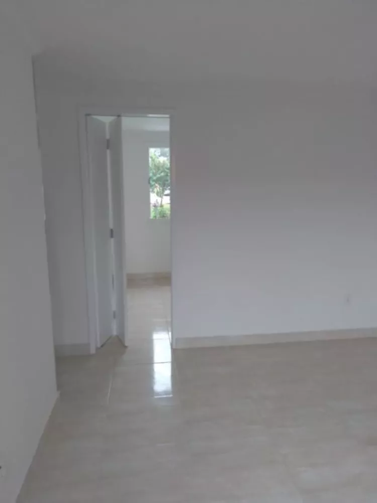 Apartamento à venda com 2 quartos, 45m² - Foto 3