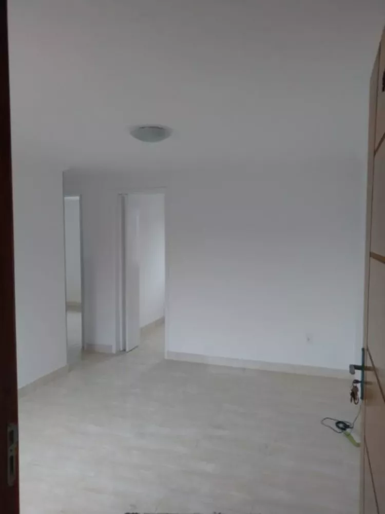 Apartamento à venda com 2 quartos, 45m² - Foto 2