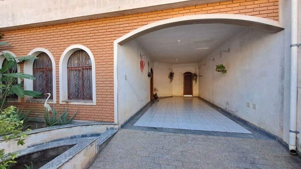 Sobrado, 3 quartos, 381 m² - Foto 1