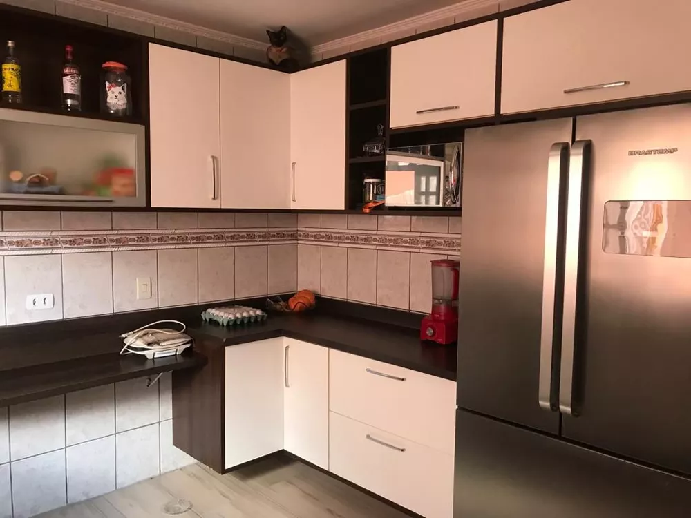 Sobrado à venda com 3 quartos, 202m² - Foto 1