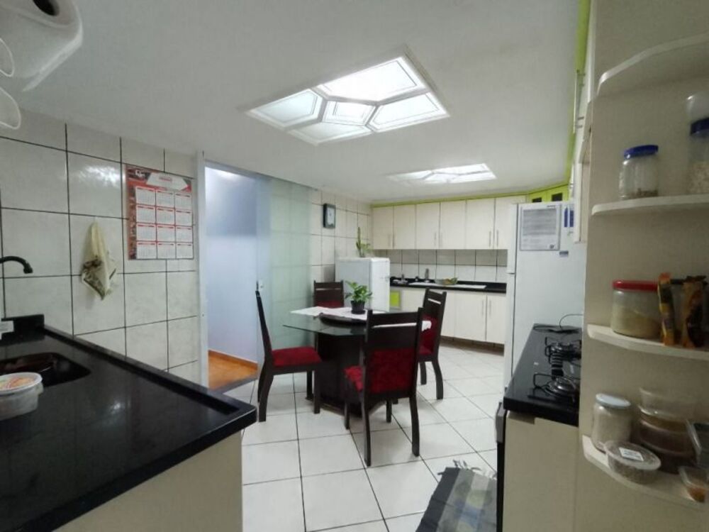 Sobrado, 2 quartos, 243 m² - Foto 1
