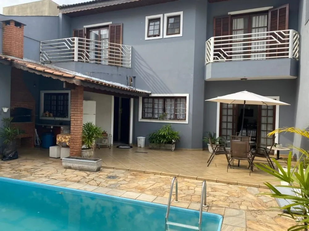 Sobrado, 3 quartos, 320 m² - Foto 1