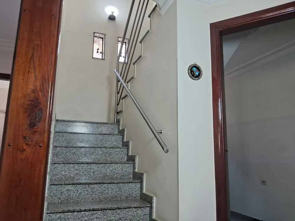 Sobrado, 5 quartos, 380 m² - Foto 2