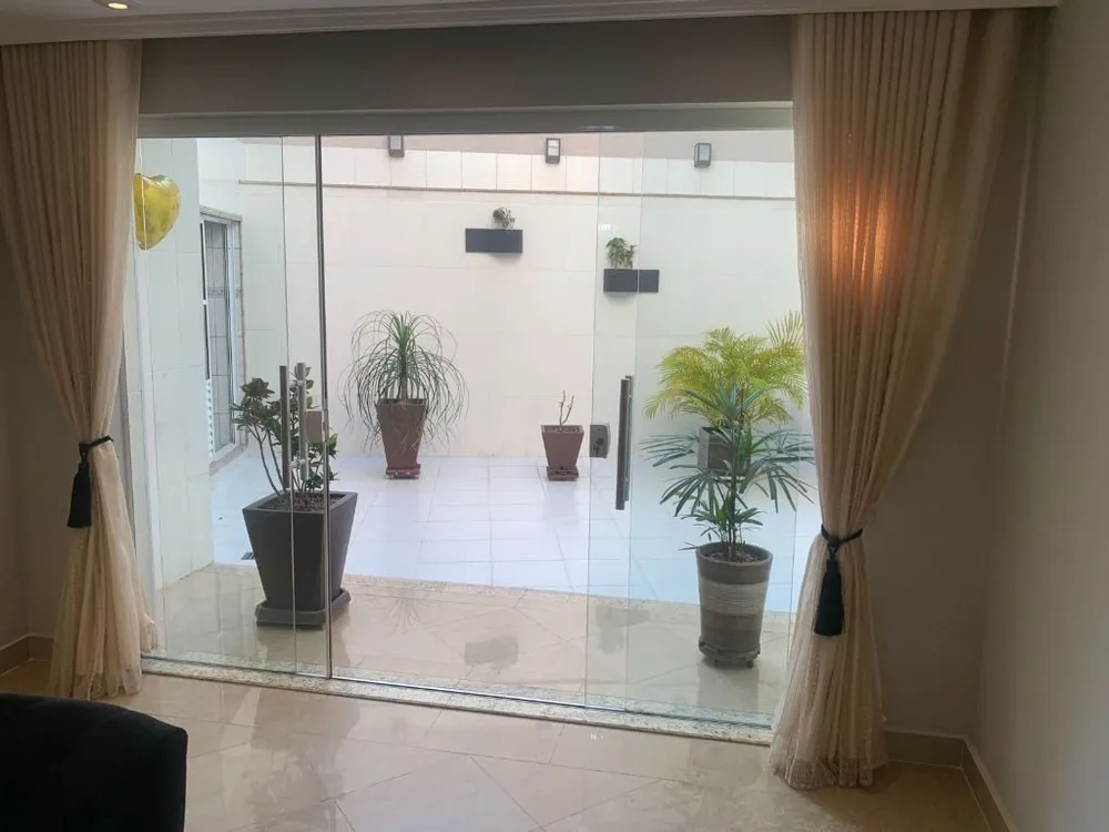 Sobrado, 3 quartos, 324 m² - Foto 1