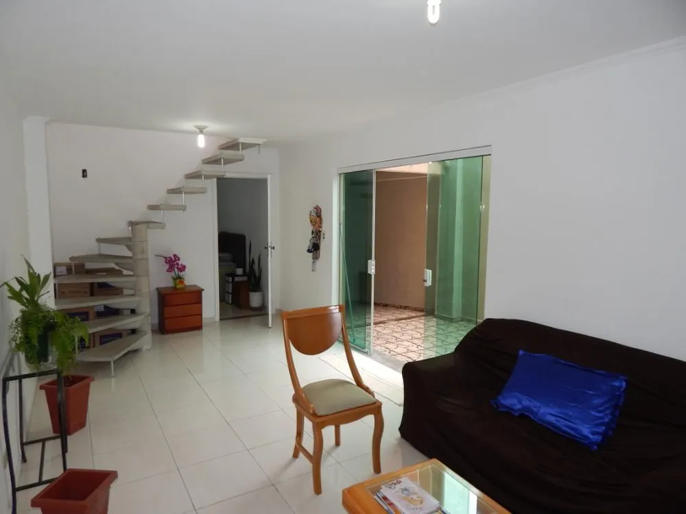 Sobrado, 4 quartos, 227 m² - Foto 1