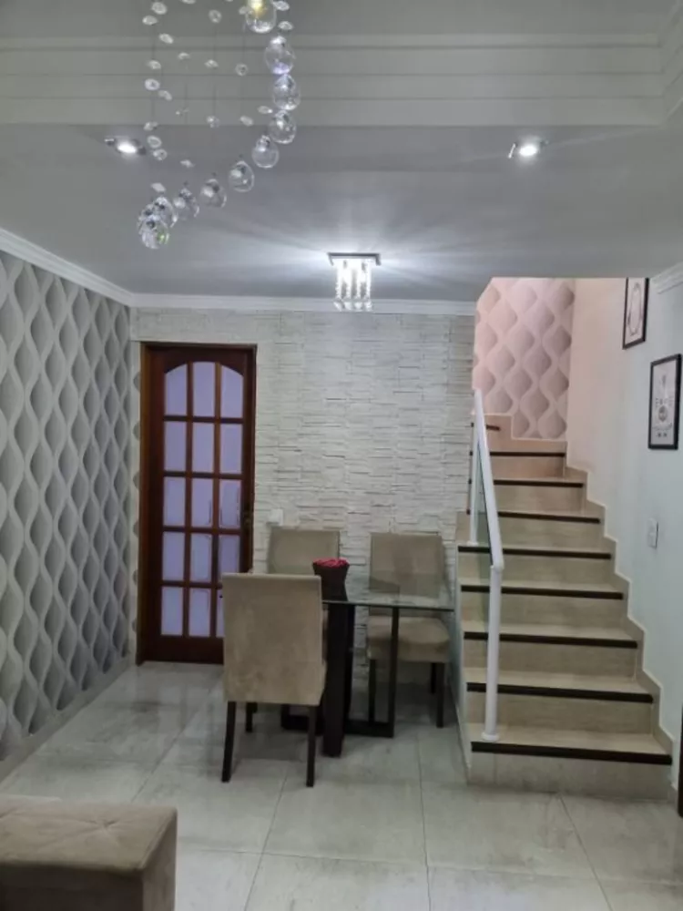 Sobrado à venda com 3 quartos, 113m² - Foto 1