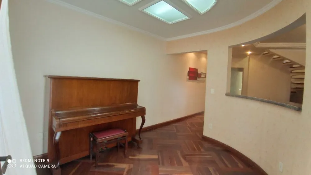 Sobrado, 3 quartos, 291 m² - Foto 1