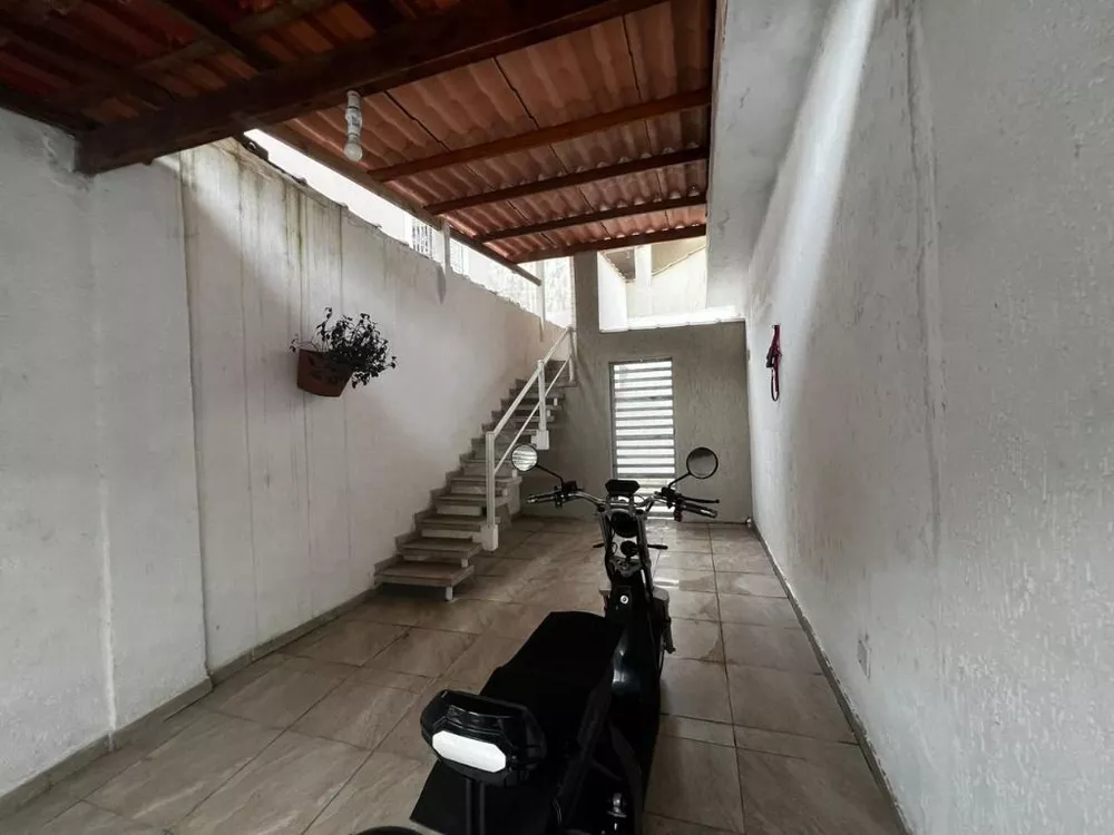 Casa à venda com 3 quartos, 184m² - Foto 9