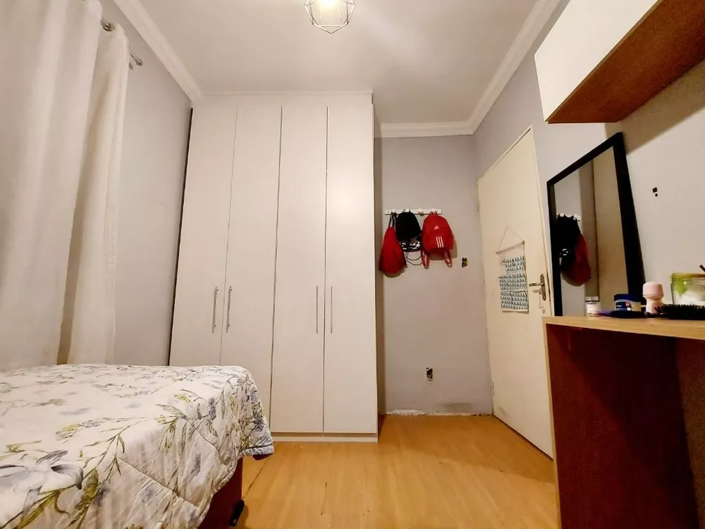 Casa à venda com 3 quartos, 240m² - Foto 14