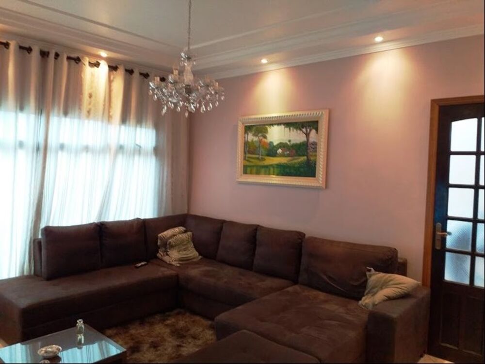 Sobrado à venda com 3 quartos, 247m² - Foto 1