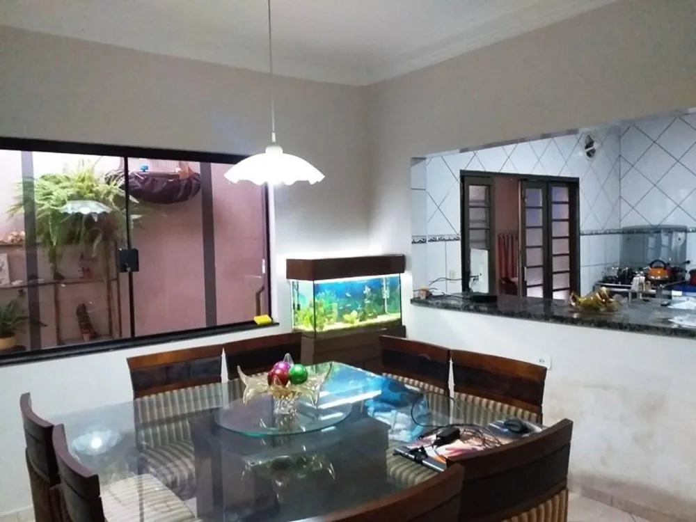 Sobrado, 3 quartos, 247 m² - Foto 1