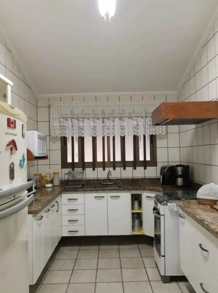 Casa à venda com 2 quartos, 200m² - Foto 3