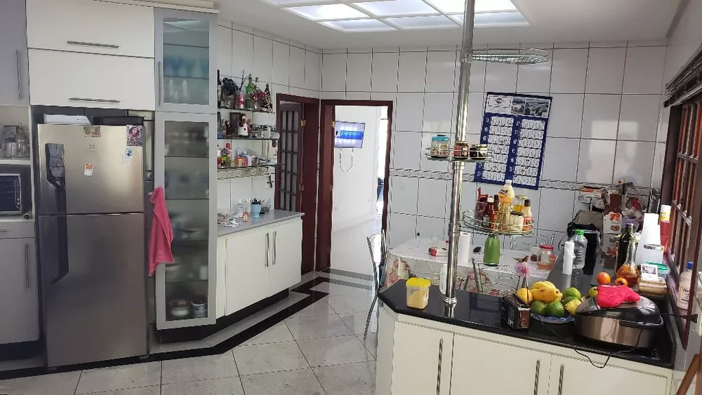 Sobrado à venda com 3 quartos, 400m² - Foto 1