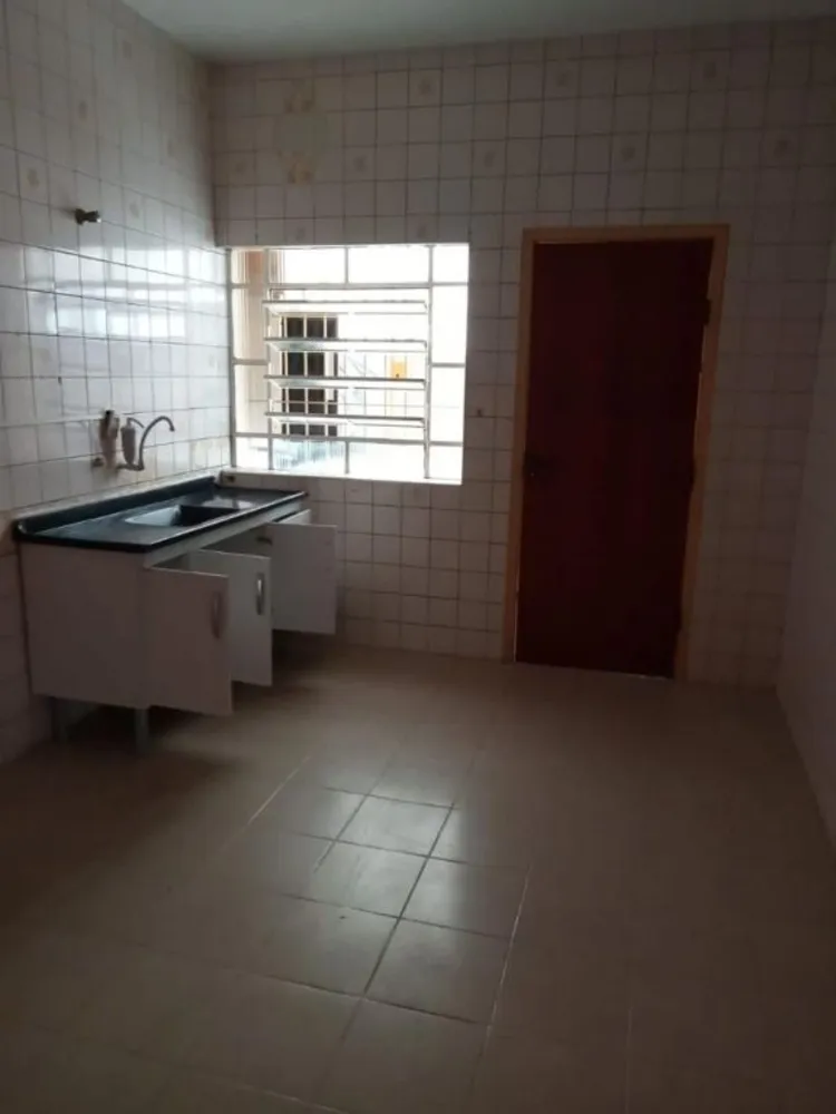 Casa, 4 quartos, 182 m² - Foto 1