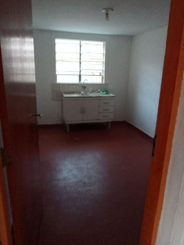 Casa à venda com 4 quartos, 182m² - Foto 2