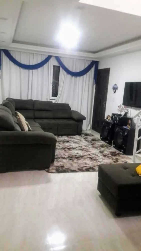 Sobrado à venda com 3 quartos, 200m² - Foto 1