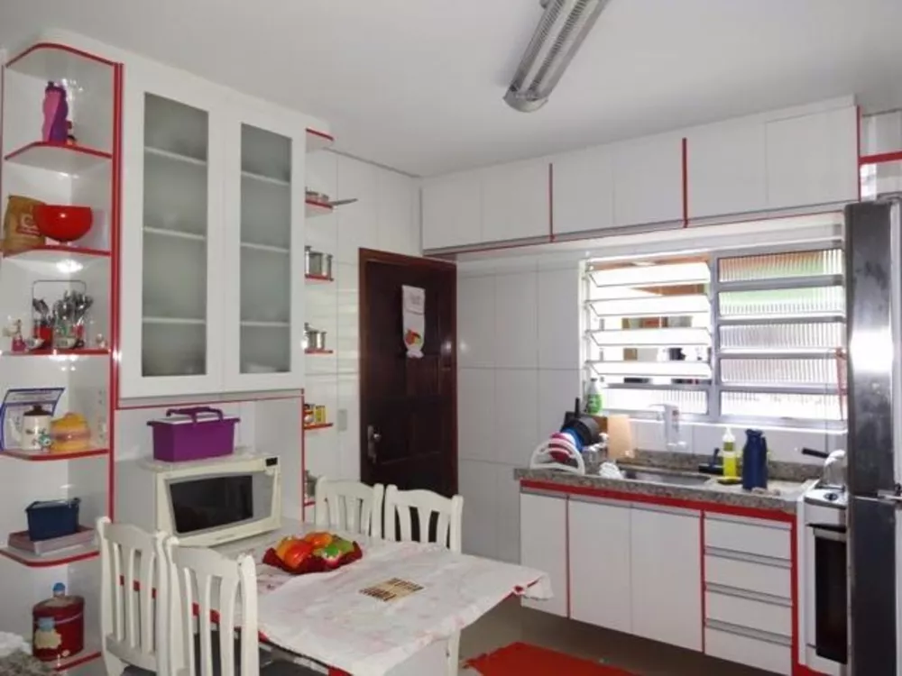 Sobrado à venda com 3 quartos, 200m² - Foto 3