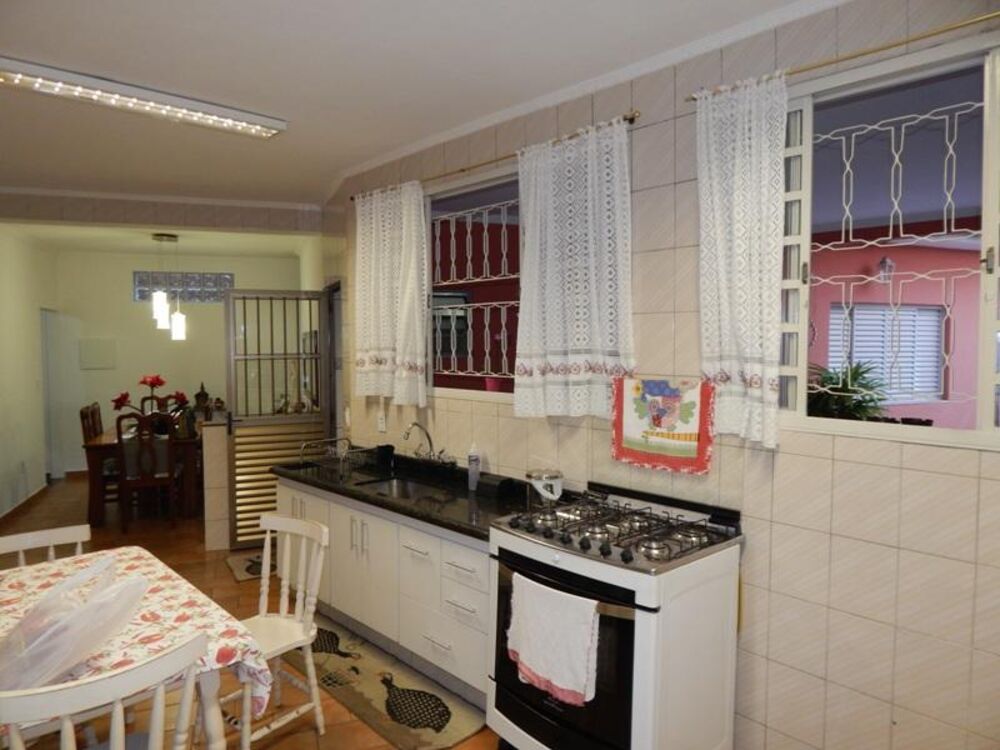 Casa, 3 quartos, 249 m² - Foto 1