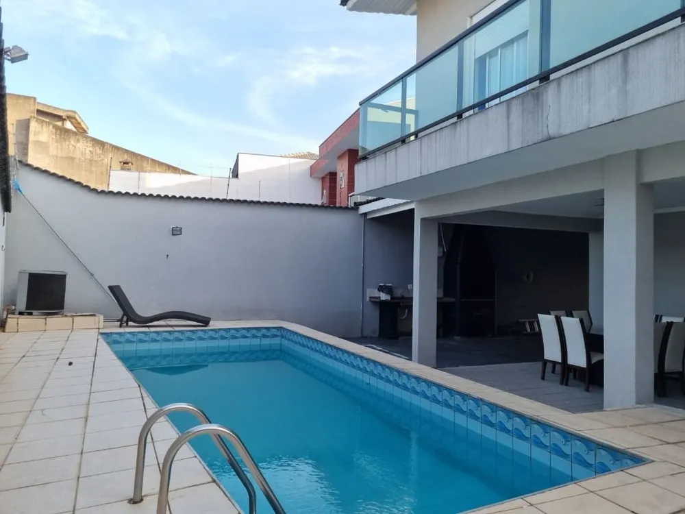 Sobrado, 4 quartos, 329 m² - Foto 1