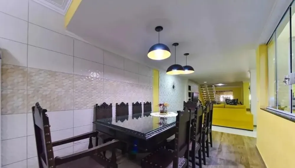 Sobrado, 3 quartos, 223 m² - Foto 1