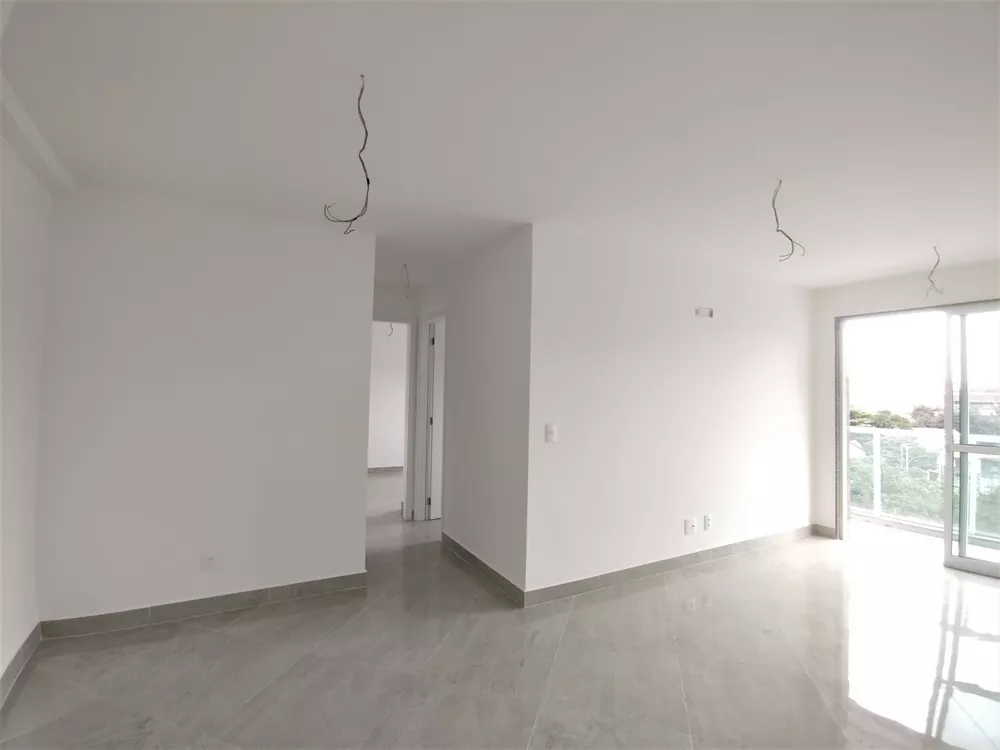 Apartamento à venda com 2 quartos, 65m² - Foto 3