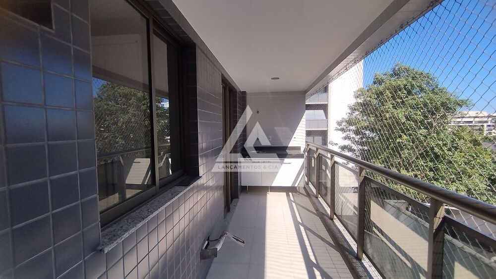 Apartamento à venda com 2 quartos, 69m² - Foto 1