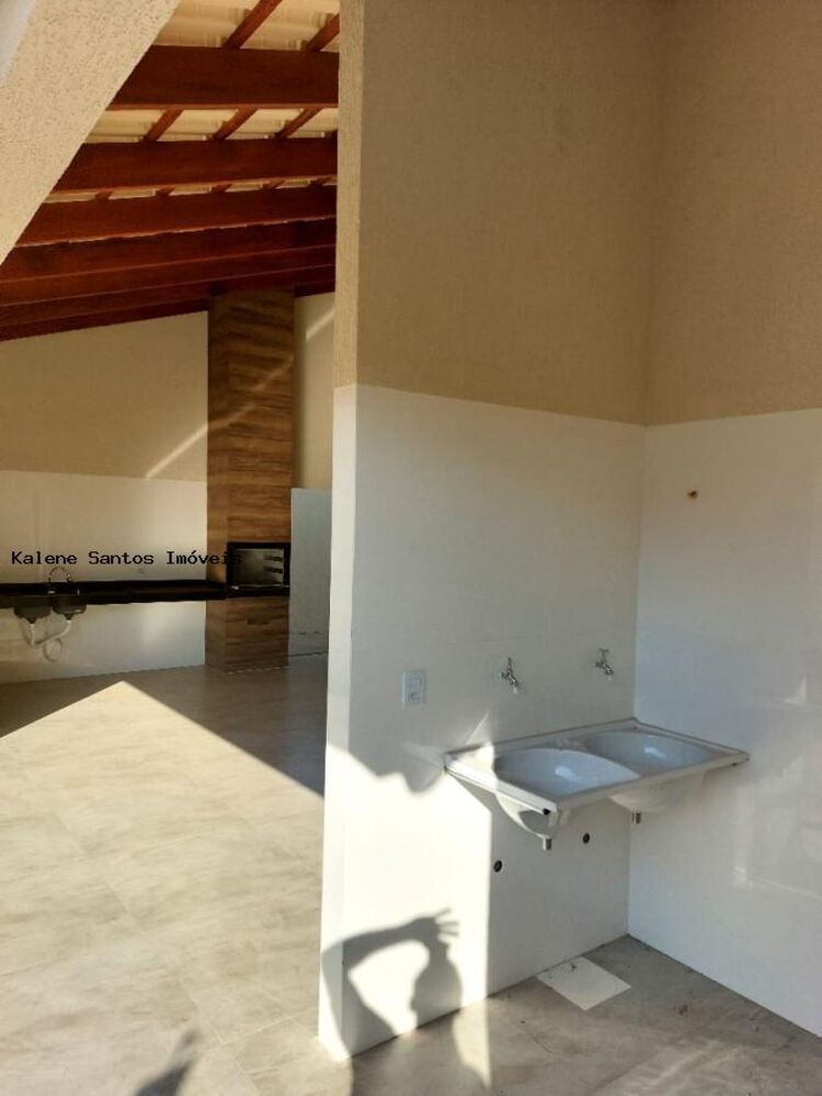Casa à venda com 3 quartos, 340m² - Foto 2