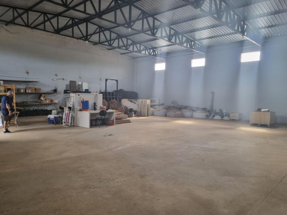 Depósito-Galpão-Armazém para alugar, 407m² - Foto 1