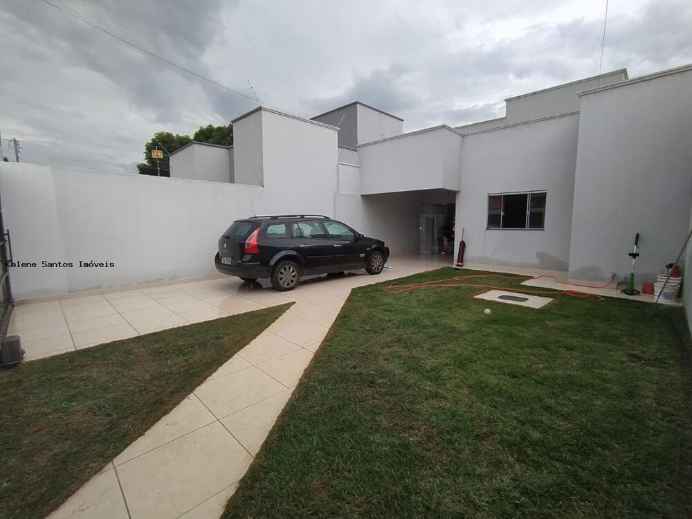 Casa à venda com 3 quartos, 240m² - Foto 1