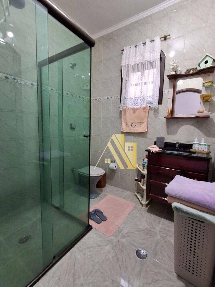 Sobrado, 3 quartos, 257 m² - Foto 1