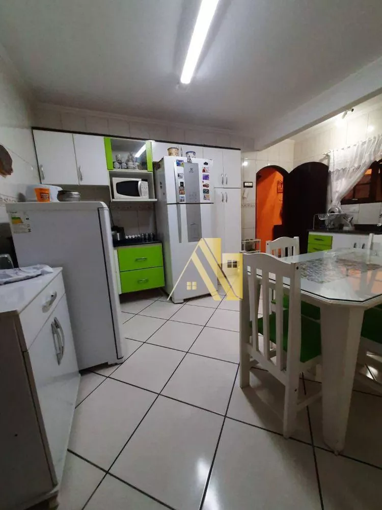 Sobrado, 3 quartos, 180 m² - Foto 1