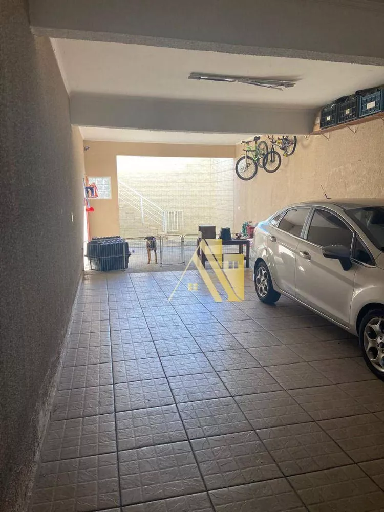 Sobrado à venda com 3 quartos, 238m² - Foto 4