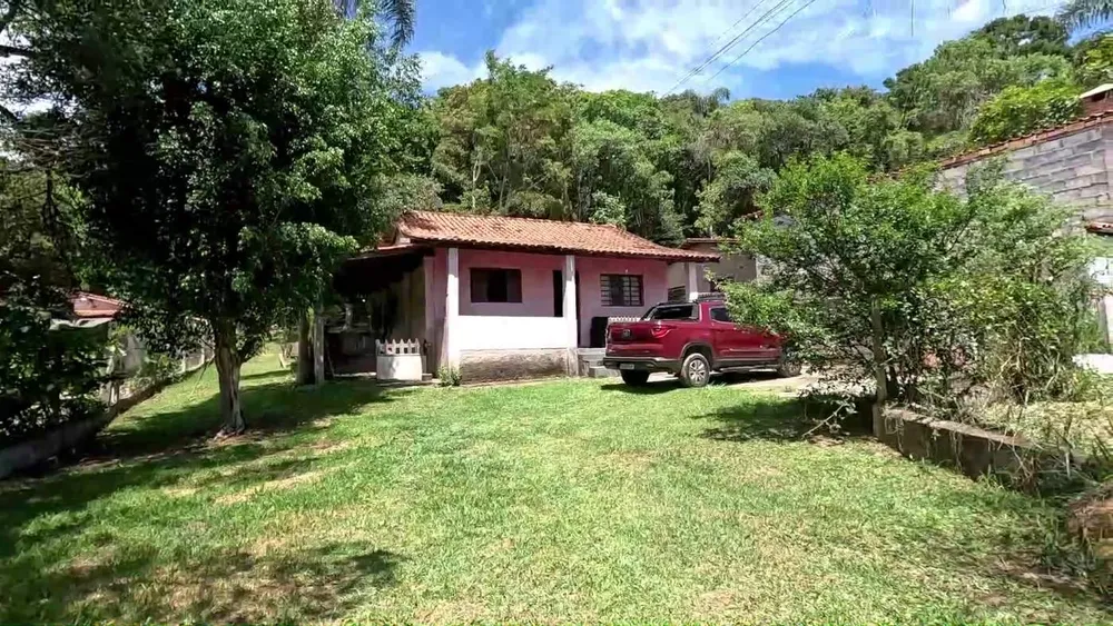 Chácara, 3 quartos, 2400 m² - Foto 1