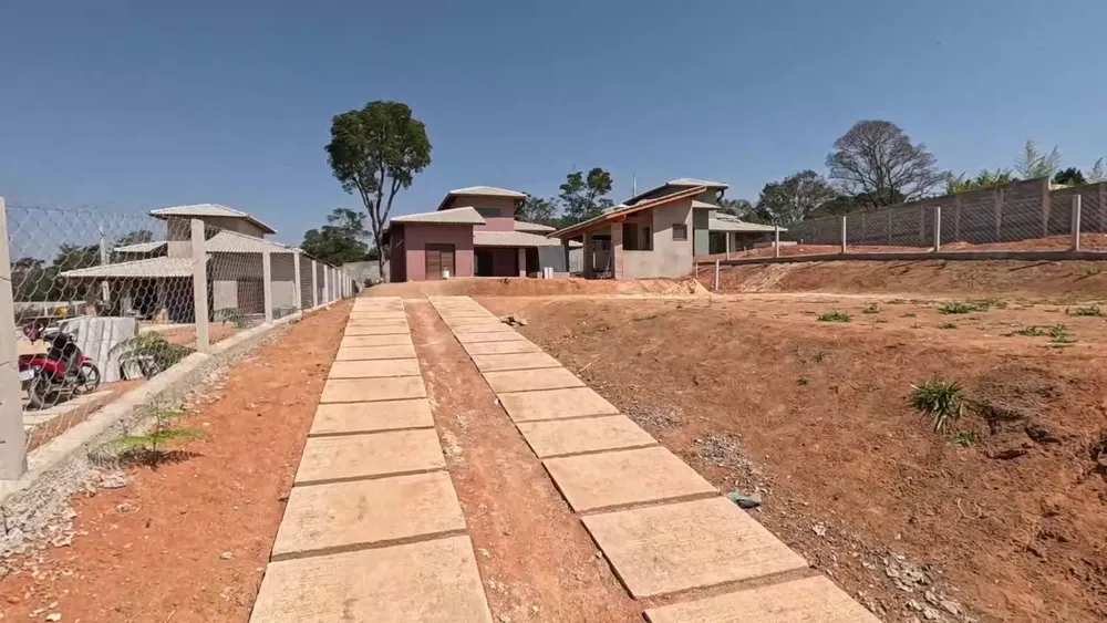 Chácara, 3 quartos, 725 m² - Foto 1