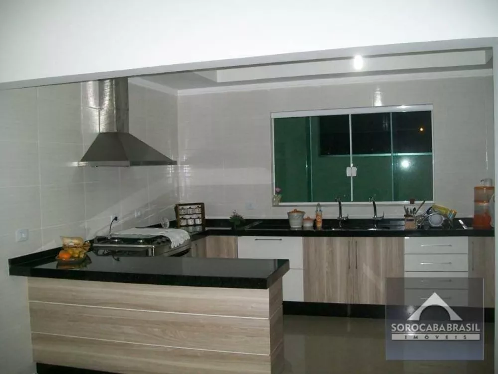 Sobrado à venda com 3 quartos, 200m² - Foto 1