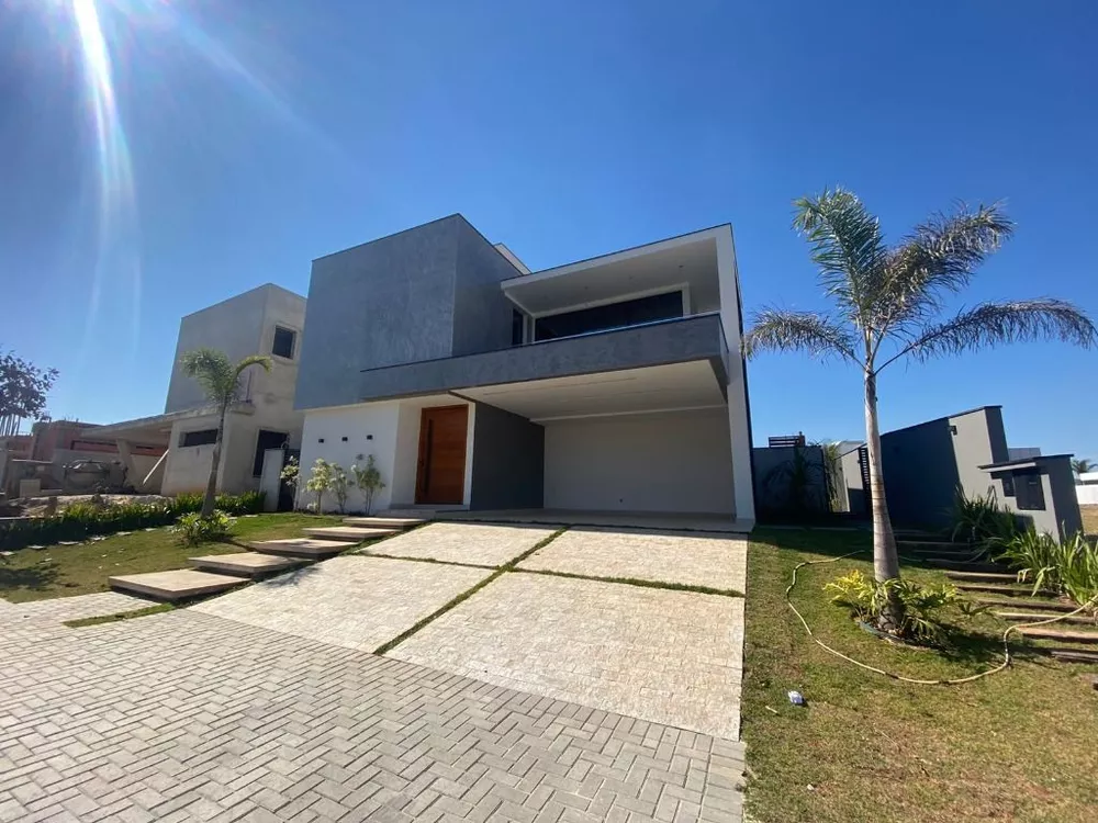 Sobrado à venda com 4 quartos, 358m² - Foto 1