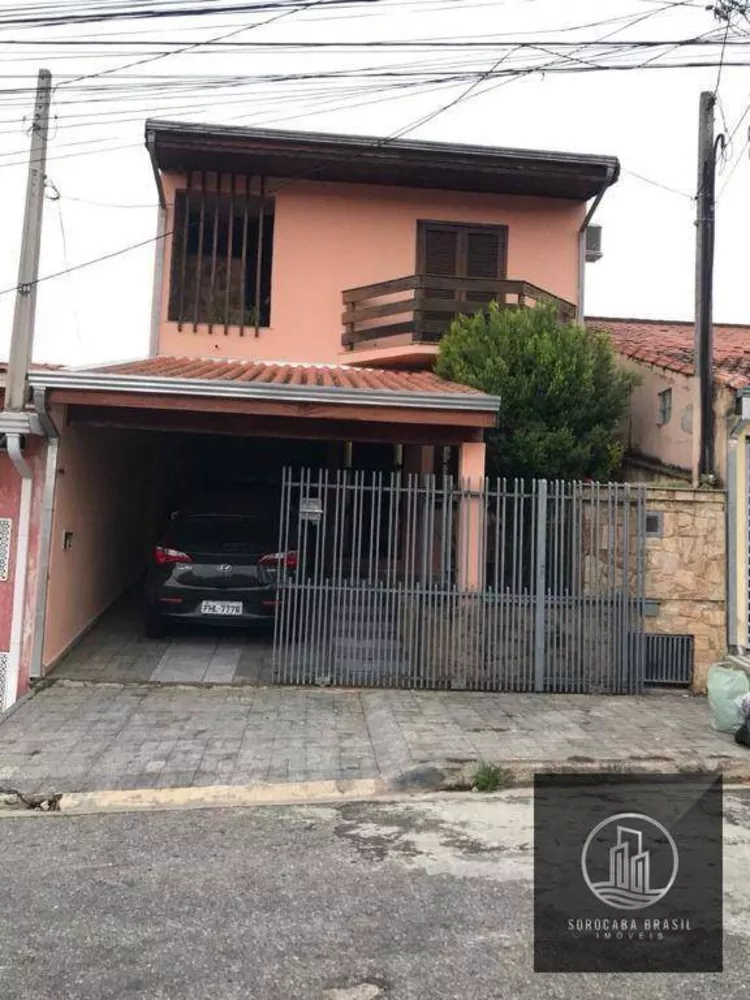 Casa à venda com 3 quartos, 194m² - Foto 1