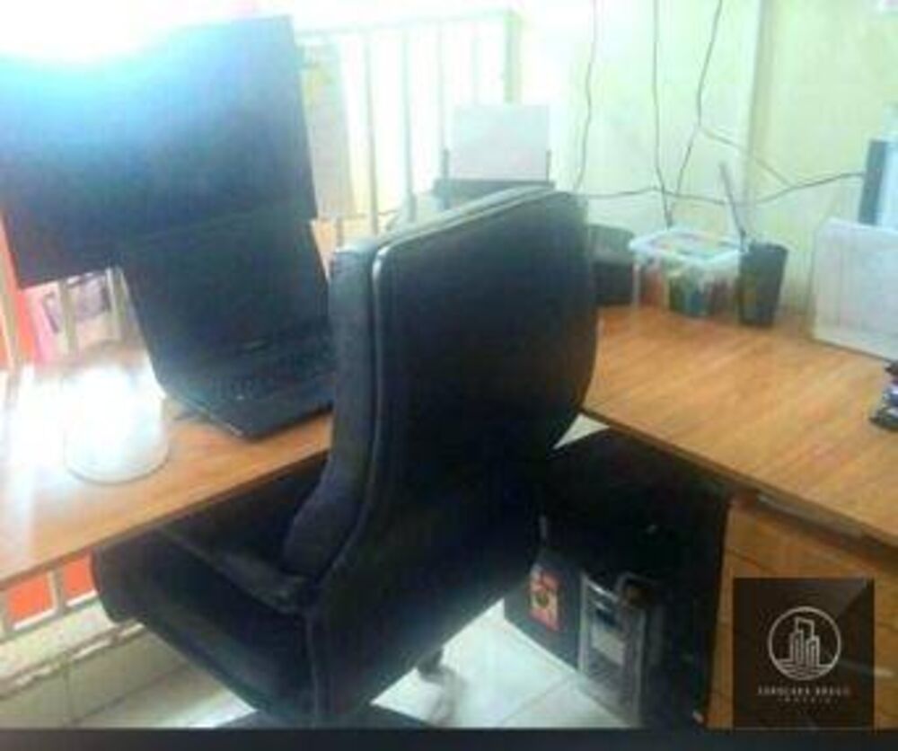 Casa à venda com 3 quartos, 200m² - Foto 2