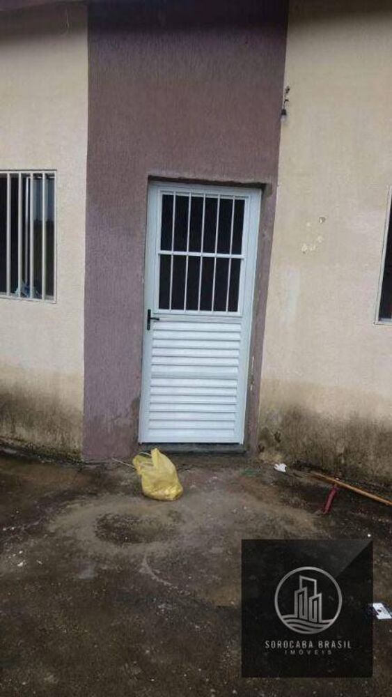 Casa à venda com 2 quartos, 75m² - Foto 1