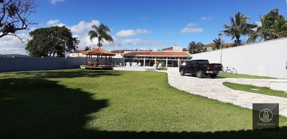 Casa à venda com 3 quartos, 900m² - Foto 1