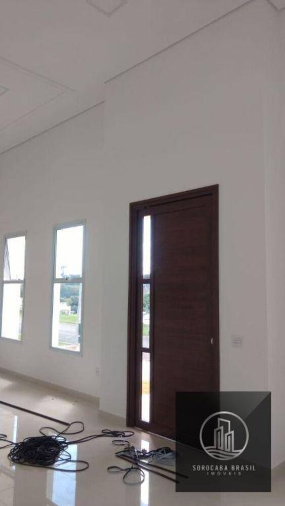 Casa de Condomínio à venda com 3 quartos, 225m² - Foto 2