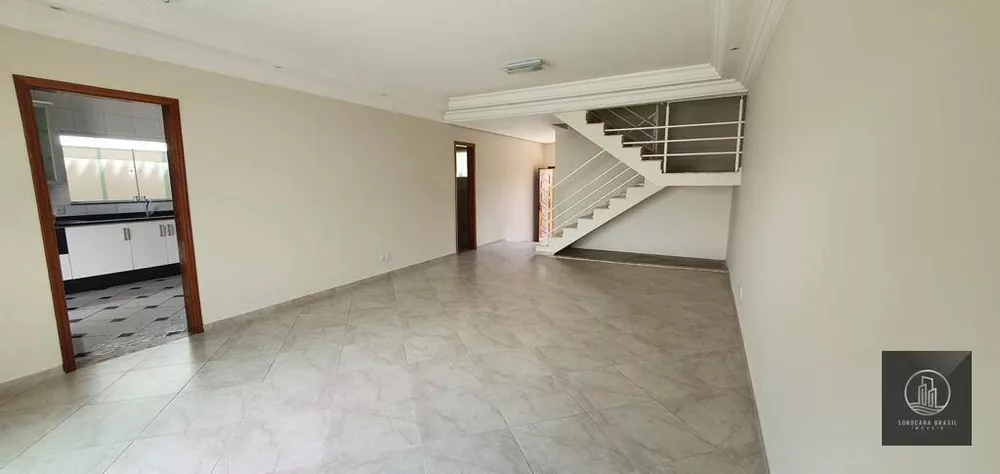 Casa de Condomínio à venda com 3 quartos, 224m² - Foto 4