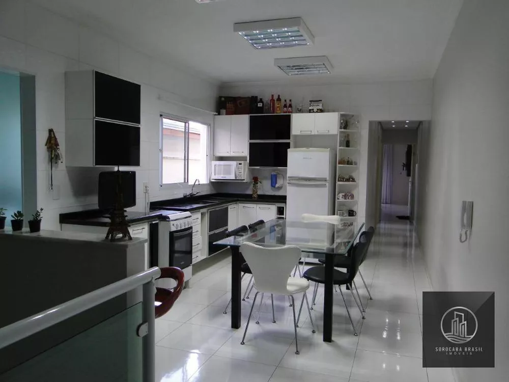 Sobrado à venda com 3 quartos, 210m² - Foto 1