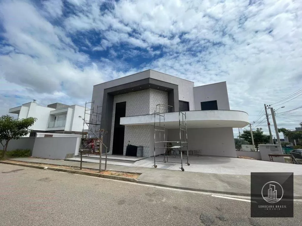 Sobrado à venda com 4 quartos, 217m² - Foto 1