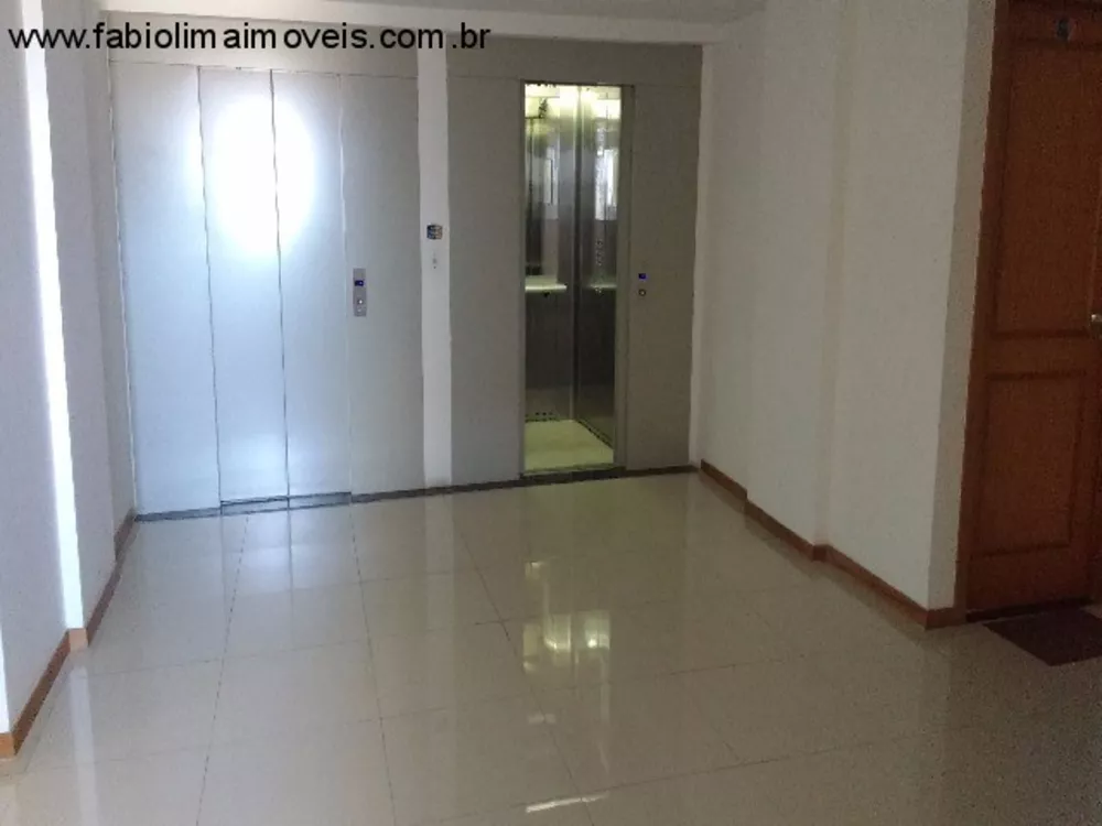 Apartamento à venda com 2 quartos, 66m² - Foto 2